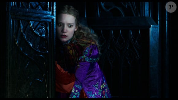 Mia Wasikowska dans Alice de l'autre côté du miroir.