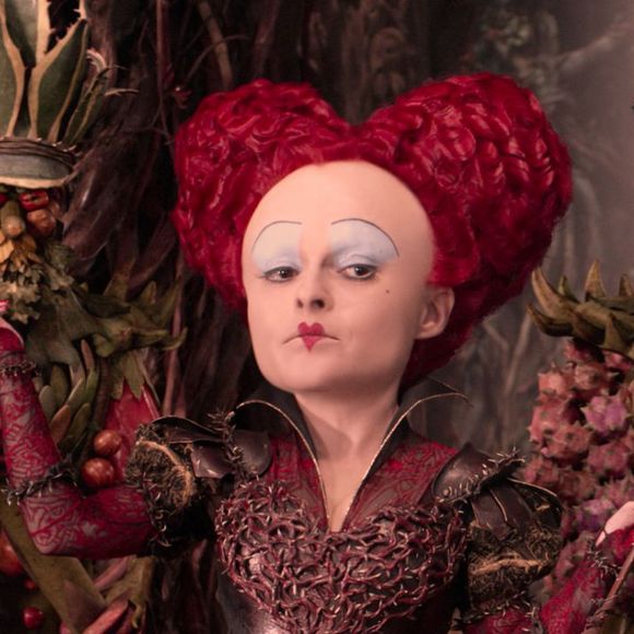 Helena Bonham Carter dans Alice de l'autre côté du miroir.