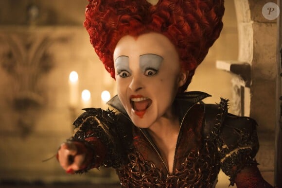 Helena Bonham Carter dans Alice de l'autre côté du miroir.