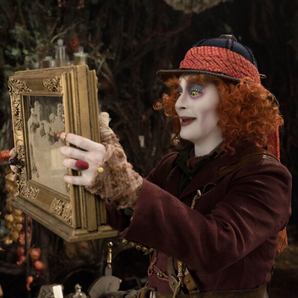 Johnny Depp dans Alice de l'autre côté du miroir.