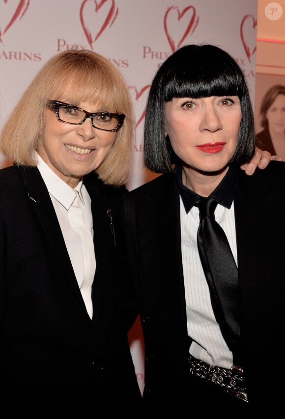 Mireille Darc (Femme de Coeur 2006) et Chantal Thomass, lors de la remise du Prix Clarins 2016 au Pavillon Kléber, le 29 mars 2016 à Paris