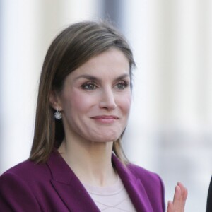 La reine Letizia d'Espagne a pris part le 30 mars 2016 à une réunion de travail de la Fondation BBVA Microfinance à Madrid