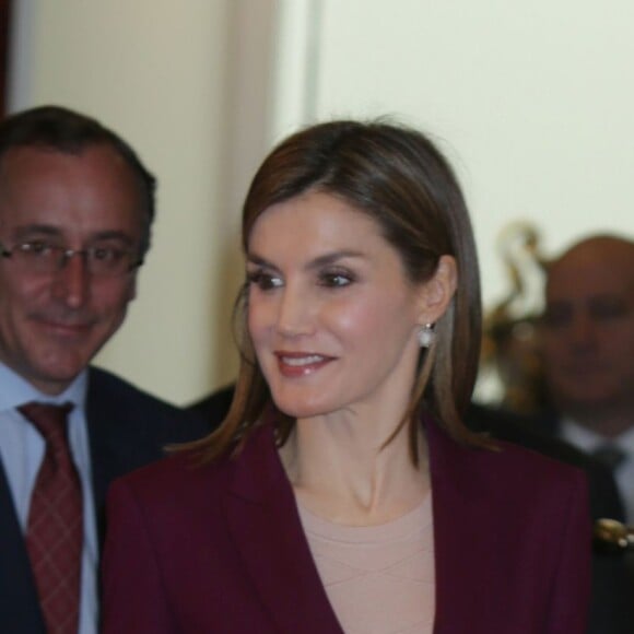 La reine Letizia d'Espagne a pris part le 30 mars 2016 à une réunion de travail de la Fondation BBVA Microfinance à Madrid