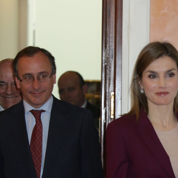 La reine Letizia d'Espagne a pris part le 30 mars 2016 à une réunion de travail de la Fondation BBVA Microfinance à Madrid