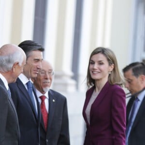 La reine Letizia d'Espagne a pris part le 30 mars 2016 à une réunion de travail de la Fondation BBVA Microfinance à Madrid