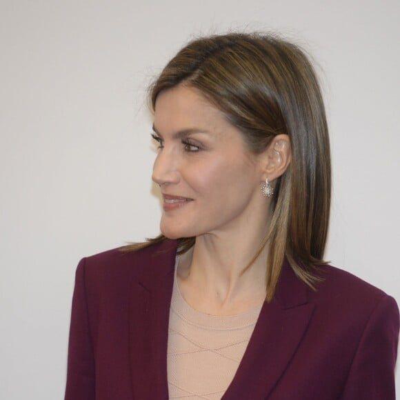 La reine Letizia d'Espagne a pris part le 30 mars 2016 à une réunion de travail de la Fondation BBVA Microfinance à Madrid