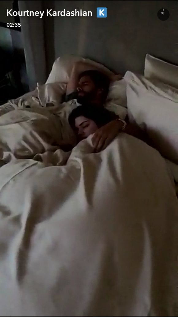 Kendall Jenner au lit avec Scott Disick : Kourtney Kardashian les surprend