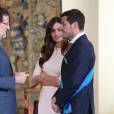 Iker Casillas décoré par le Premier ministre espagnol Mariano Rajoy à Madrid le 10 novembre 2015 devant sa compagne Sara Carbonero, enceinte de leur deuxième enfant. Le couple s'est marié en secret le 20 mars 2016.