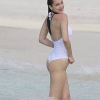 Bella Hadid fatale dans son maillot blanc : Vacances de rêve à Saint-Barth'