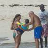 Coleen Rooney (épouse du footballeur Wayne Rooney) et ses fils Kai et Klay profitent d'un après-midi ensoleillé sur une plage de la Barbade. Le 31 mars 2016.