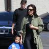 Kim Kardashian et sa fille North West sur le tournage de "Keeping Up With The Kardashians" à Los Angeles le 1er Avril 2016.