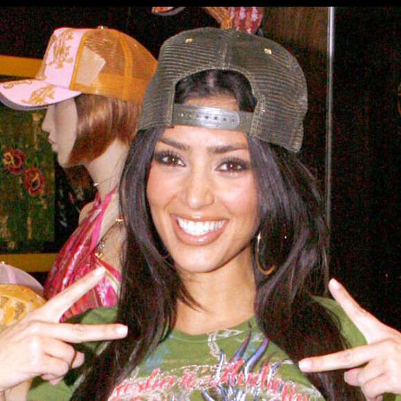 Kim Kardashian fait du shopping chez Ed Hardy, le 20 janvier 2007 à Los Angeles