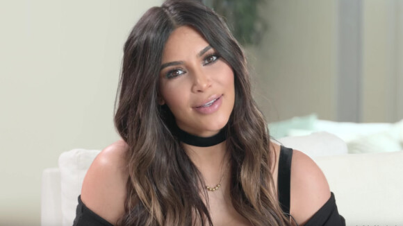 Kim Kardashian discute avec son meilleur ami Jonathan Cheban de ses débuts difficiles et comment elle se comportait vis à vis des paparazzi avec d'être véritablement célèbre. Vidéo publiée sur Youtube, le 4 avril 2016.