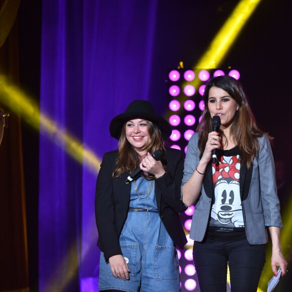 Sharon et Karine Ferri - Les 12 finalistes de 'The Voice' saison 4 chantent pour l'association "Tout Le Monde Chante Contre Le Cancer" pour les enfants malades à Disneyland Paris le 29 mars 2015.28/03/2015 - Marne-la-Vallée