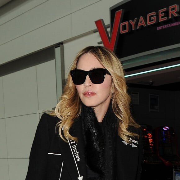 Madonna à l'aéroport d'Heathrow, à Londres, le 7 avril 2016