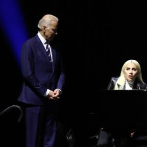 Lady Gaga et le vice-président américain Joe Biden, unis pour It's on us, sur le campus à Las Vegas, le 7 avril 2016.