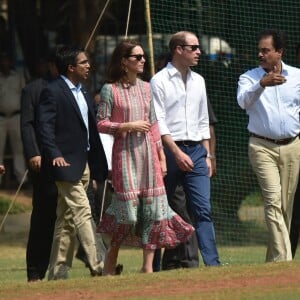 Le prince William et la duchesse de Cambridge, Catherine Kate Middleton au premier jour de leur visite en Inde à Bombay se rendent au parc Oval Maidan qui est l'un des lieux les plus connus de Bombay Le 10 avril 2016