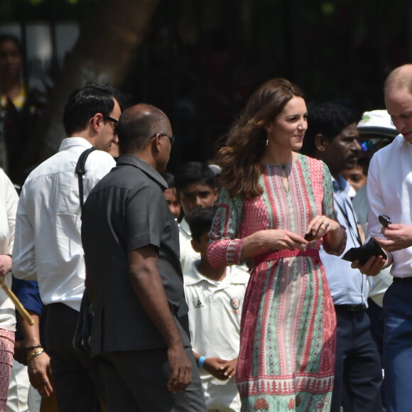 Le prince William et la duchesse de Cambridge, Catherine Kate Middleton au premier jour de leur visite en Inde à Bombay se rendent au parc Oval Maidan qui est l'un des lieux les plus connus de Bombay Le 10 avril 2016