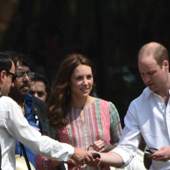 Le prince William et la duchesse de Cambridge, Catherine Kate Middleton au premier jour de leur visite en Inde à Bombay se rendent au parc Oval Maidan qui est l'un des lieux les plus connus de Bombay Le 10 avril 2016