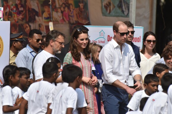 Le prince William et Kate Middleton au premier jour de leur visite en Inde à Bombay se rendent au parc Oval Maidan le 10 avril 2016