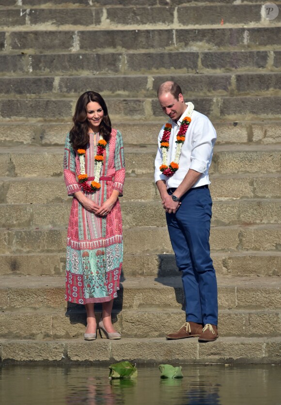 Kate Middleton et William au Banganga Water Tank, à Bombay le 10 avril 2016
