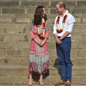Kate Middleton et William au Banganga Water Tank, à Bombay le 10 avril 2016