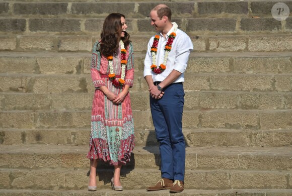 Kate Middleton et William au Banganga Water Tank, à Bombay le 10 avril 2016