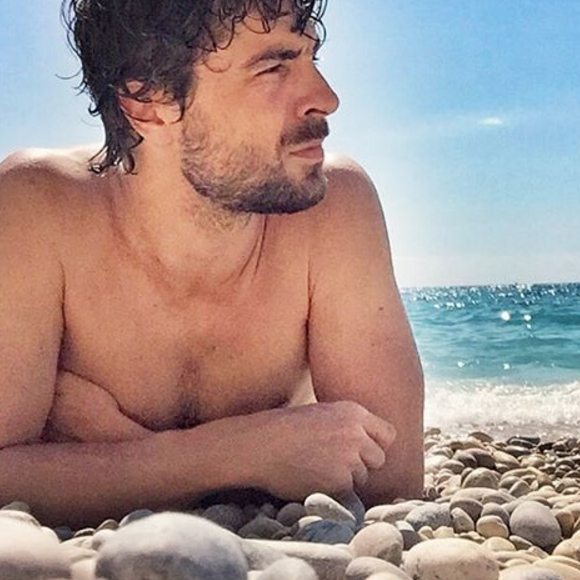 Augustin Galiana (Clem) prend la pose sur Instagram