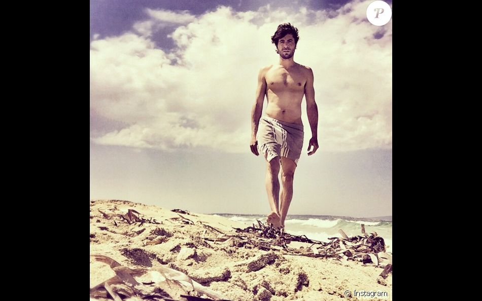 Augustin Galiana : L&#039;acteur sexy de Clem prend la pose sur Instagram