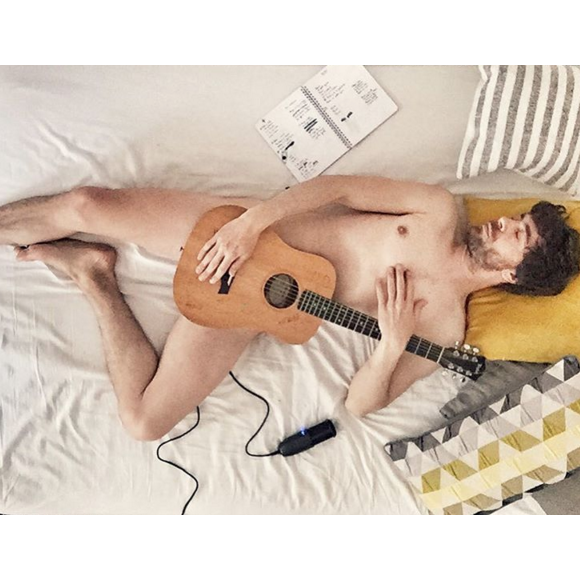Augustin Galiana : L'acteur de Clem se dénude sur Instagram