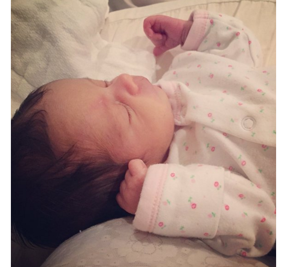 Kim Painter, la femme de l'acteur Chad Lowe, a publié une photo de sa troisième petite fille prénommée Nixie Barbara, sur sa page Twitter, le 9 avril 2016.