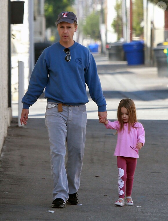 Exclusif - Chad Lowe et sa fille Mabel dans les rues de Santa Monica, le 22 Novembre 2012.