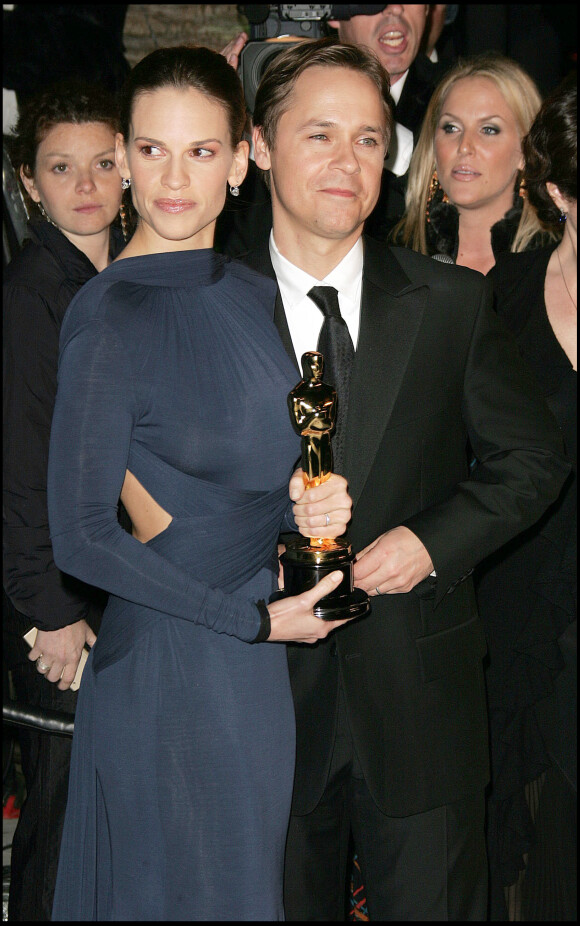 Chad Lowe et son épouse Hilary Swank à la soirée Vanity Fair après les Oscars à Los Angeles, le 27 février 2005