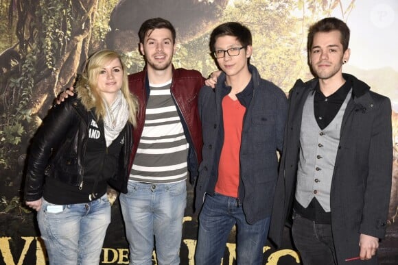 Les Youtubers Chelxie, Newtiteuf, Unsterbliicher et Skyyart lors de l'avant-première du film Disney 'Le Livre de la Jungle', au Pathé Beaugrenelle, Paris le 11 avril 2016.