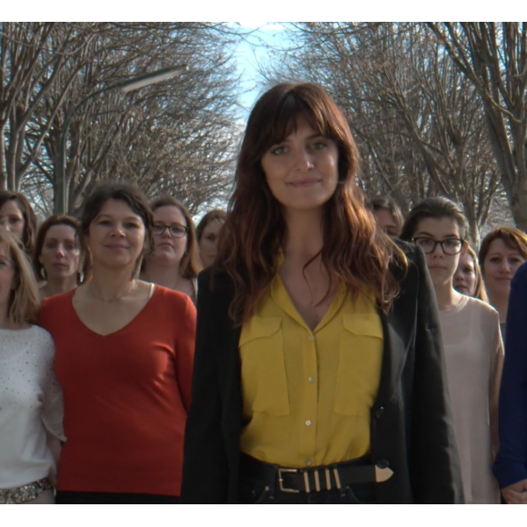 La comédienne Laetitia Milot dévoile le spot publicitaire qui a pour but de sensibiliser le grand public à l'endométriose. Avril 2016.