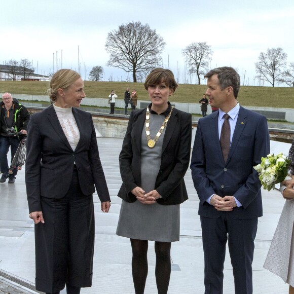 Le prince Frederik et la princesse Mary de Danemark ont accompagné le président du Mexique Enrique Pena Nieto et sa femme Angèlica Rivera lors de leur visite au château de Kronborg et au musée Maritime à Elseneur, le 13 avril 2016, lors de leur visite d'Etat.