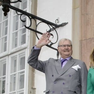 La reine Margrethe II de Danemark et le prince Henrik accueillent le président du Mexique Enrique Pena Nieto et sa femme Angelica Rivera au château de Fredensborg, à l'occasion de leur visite d'Etat au Danemark le 13 avril 2016