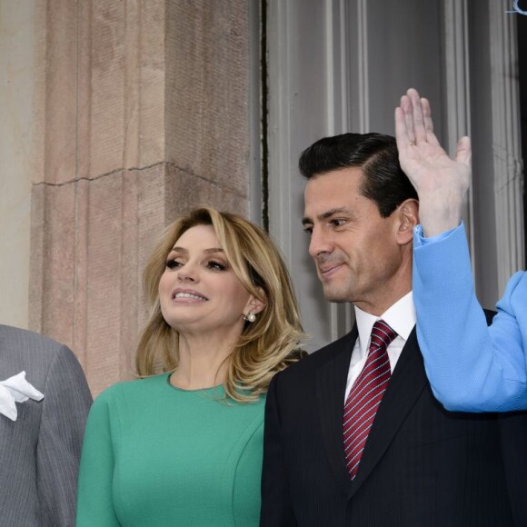 La reine Margrethe II de Danemark et le prince Henrik accueillent le président du Mexique Enrique Pena Nieto et sa femme Angelica Rivera au château de Fredensborg, à l'occasion de leur visite d'Etat au Danemark le 13 avril 2016