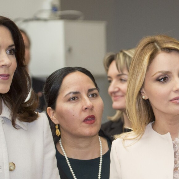 Le président du Mexique, Enrique Pena Nieto, et sa femme, Angelica Rivera, visitaient l'école Tjornegards avec le prince Frederik et la princesse Mary de Danemark à Gentofte le 14 avril 2016 lors de leur visite officielle de deux jours.