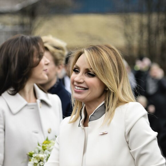 La princesse Mary de Danemark et la première dame du Mexique Angèlica Rivera ont visité le 14 avril 2016 une école qui travaille avec le programme anti-intimidation de la Fondation Mary à Kokkedal lors de la visite officielle de deux jours du couple présidentiel mexicain au Danemark.