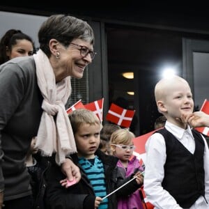 La princesse Mary de Danemark et la première dame du Mexique Angèlica Rivera ont visité le 14 avril 2016 une école qui travaille avec le programme anti-intimidation de la Fondation Mary à Kokkedal lors de la visite officielle de deux jours du couple présidentiel mexicain au Danemark.