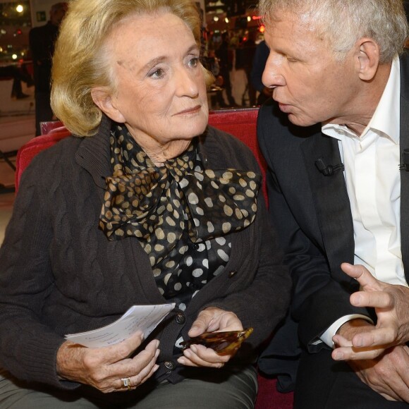 Bernadette Chirac et Patrick Poivre d'Arvor - Enregistrement de l'émission "Vivement Dimanche" à Paris le 28 octobre 2015 et qui sera diffusée le 1er novembre 2015, Invité principal Patrick Poivre d'Arvor. © Coadic Guirec / Bestimage