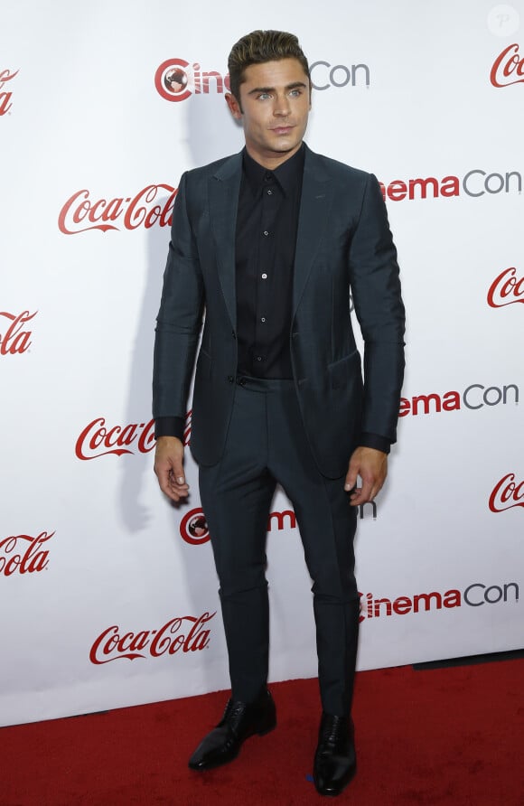 Zac Efron à la soirée CinemaCon Big Screen Achievement Awards 2016 à l'hôtel The Colosseum of Caesars Palace à Las Vegas, le 14 avril 2016 © Mjt/AdMedia via Bestimage