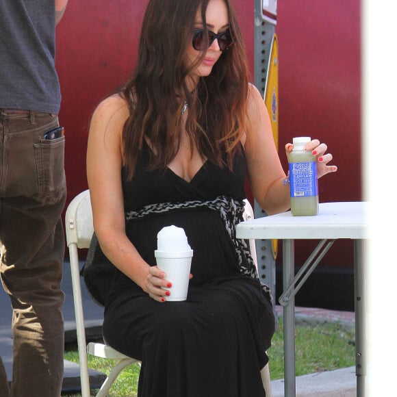 Megan Fox au Farmers Market à Studio City, le 17 avril 2016