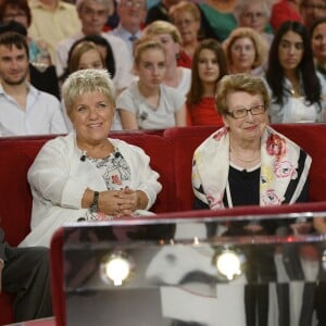 Mimie Mathy avec ses parents Marcel et Roberte à l'enregistrement de l'émission "Vivement Dimanche" à Paris le 2 octobre 2013