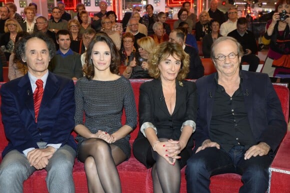 Serge Stoléru, Émilie Chesnais, Josiane Stoléru et Patrick Chesnais - Enregistrement de l'émission "Vivement Dimanche" à Paris le 14 janvier 2015.