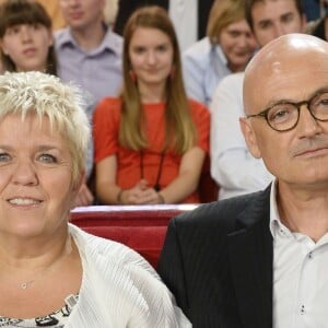 Mimie Mathy avec son mari Benoist Gerard - Enregistrement de l'emission "Vivement Dimanche" à Paris le 2 octobre 2013.