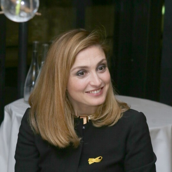 Exclusif - Julie Gayet - Gala de charité au profit de l'association "Endofrance" qui lutte contre l'endométriose au Pavillon Royal à Paris le 7 avril 2016. © CVS/Bestimage