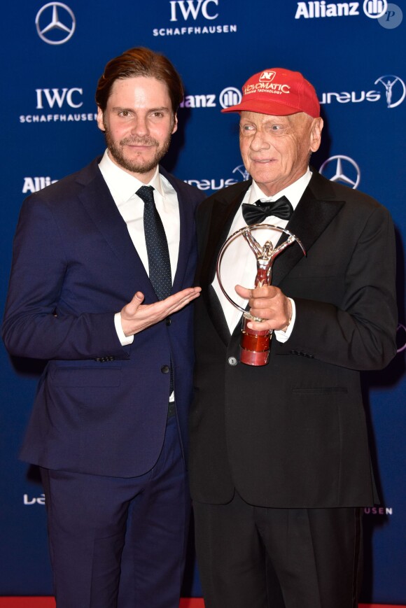 Daniel Brühl et Niki Lauda - lauréat du 'Laureus Lifetime Achievement Award' lors des Laureus World Sports Awards 2016" à Berlin 18 Avril 2016.