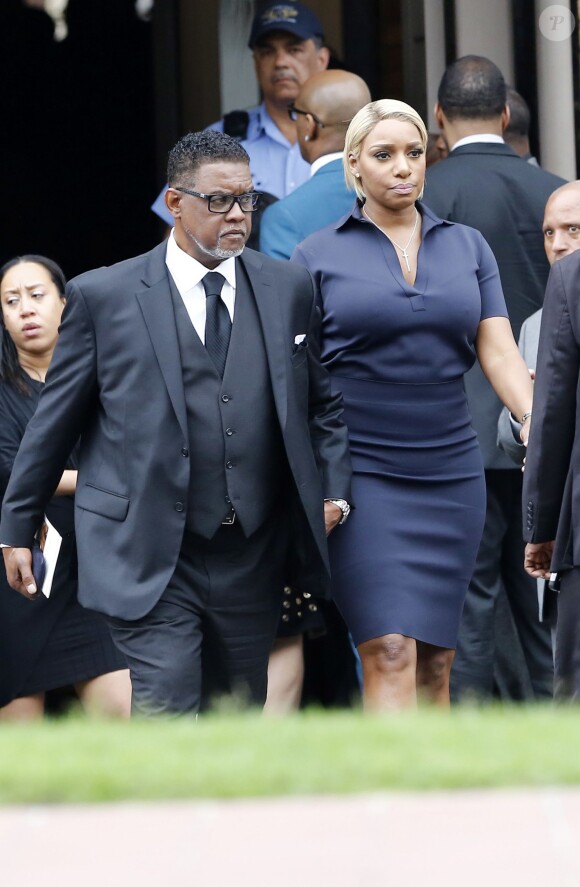 Exclusif - La star de télé-réalité américaine Nene Leakes et son mari assistent aux obsèques de l'ancien joueur de football américain Will Smith à la Nouvelle-Orléans. Le 16 avril 2016 © CPA / Bestimage